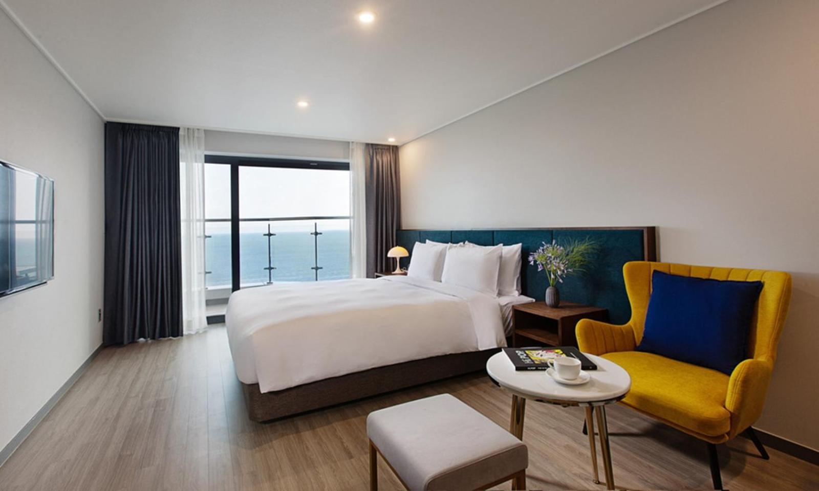 Busan Yeongmu Parade Hotel Haeundae Beach Exterior photo